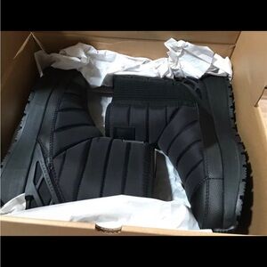 Kizik Juno Mid black New